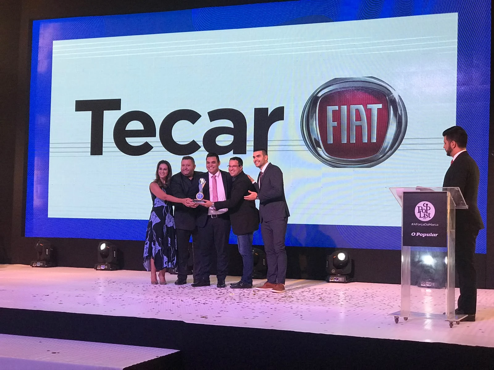 Aline Zia durante premiação Pop List com marca Fiat e Tecar